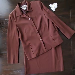 2 Piece Jones Wear Sport Skirt Set